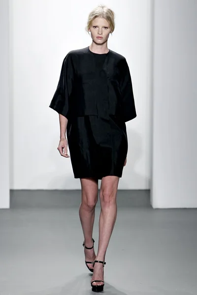 Look 11
